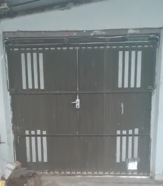 Puerta de garaje metálica