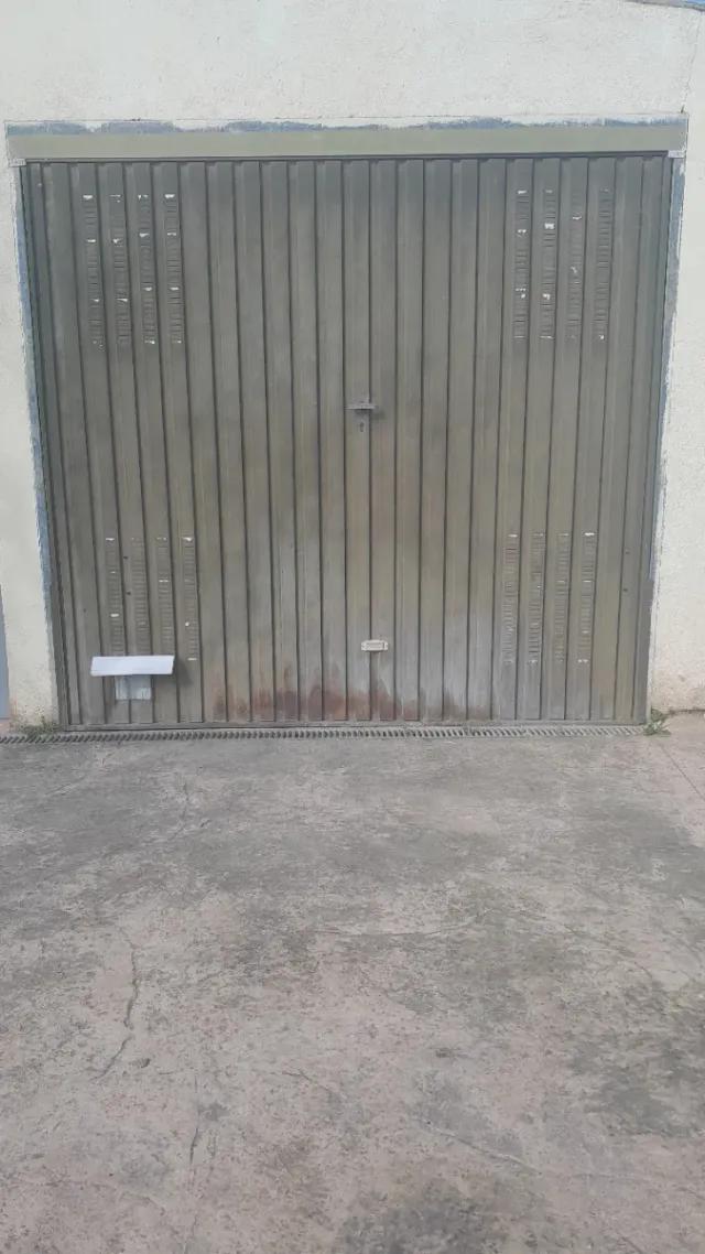 Puerta de garaje metálica