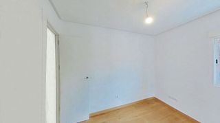 Piso en venta en Valdeacederas en Madrid