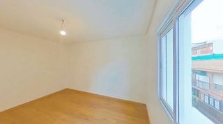 Piso en venta en Valdeacederas en Madrid