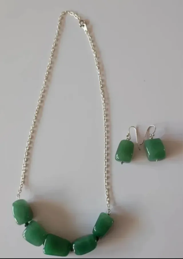 Conjunto plata y jade: collar y pendientes