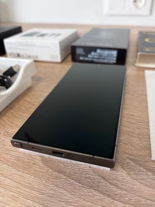 Samsung S24 Ultra + Accesorios