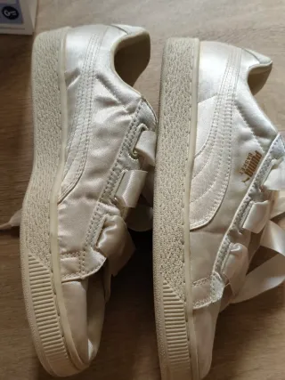 Zapatillas Puma Basket Beige y Doradas
