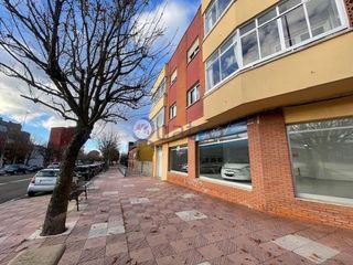 Local comercial en venta en La Chantría - La Lastra en León