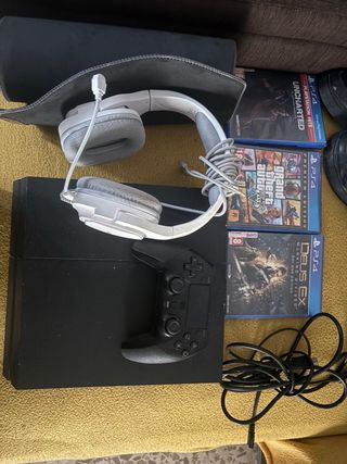 PS4 (PlayStation 4) Negra + Juegos y Auriculares