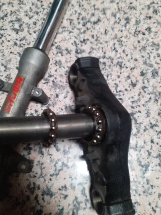 Rodamientos de horquilla tija Suzuki Burgman
