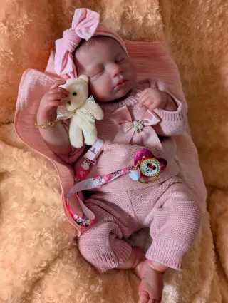 Reborn realizada con genesis horneada y barnizada