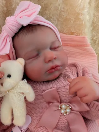 Reborn realizada con genesis horneada y barnizada