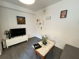 Piso en venta en La Goleta - San Felipe Neri en Málaga
