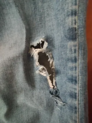 Jeans  con strappi