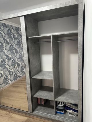 Armario puertas correderas + espejo