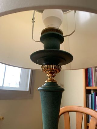 Lámpara de mesa vintage verde y dorada