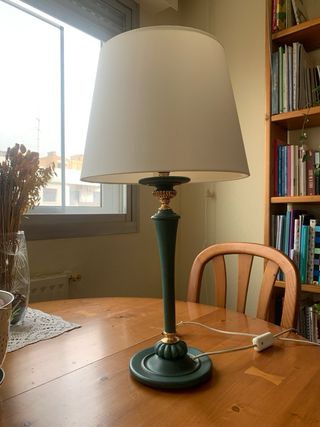 Lámpara de mesa vintage verde y dorada