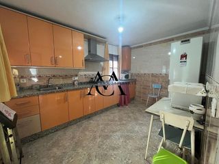 Chalet en venta en Lucena