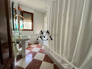 Chalet en venta en Lucena