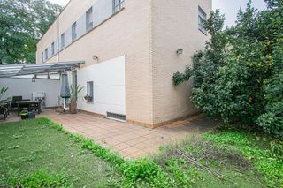 Casa adosada en venta en Colores - Entreparques en Sevilla