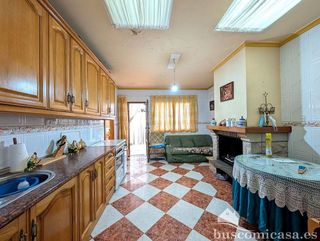 Chalet en venta en Linares