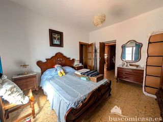 Chalet en venta en Linares