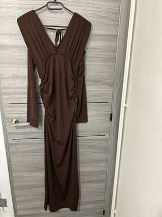 Vestido largo marrón ajustado