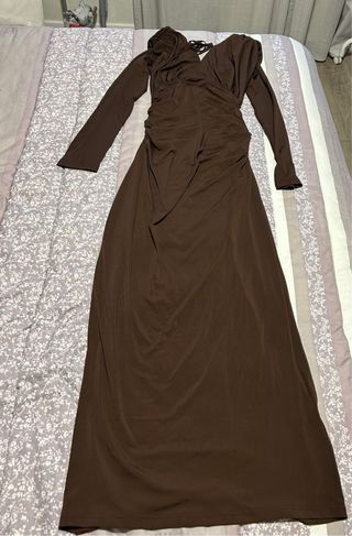 Vestido largo marrón ajustado