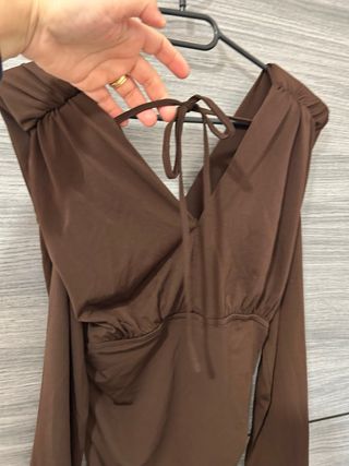 Vestido largo marrón ajustado