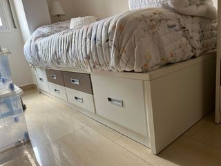 Dormitorio individual: cama y armario