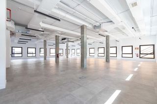 Oficina en alquiler en Tres Olivos - Valverde en Madrid