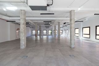 Oficina en alquiler en Tres Olivos - Valverde en Madrid