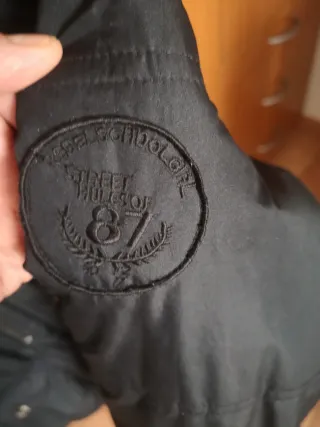 Chaqueta deportiva negra