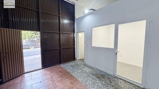 Local comercial en alquiler en Alegría de la Huerta- Jardín de Málaga en Málaga