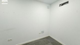 Local comercial en alquiler en Alegría de la Huerta- Jardín de Málaga en Málaga