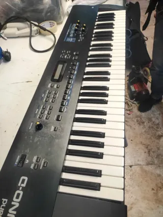 Sintetizador Roland JUNO-D