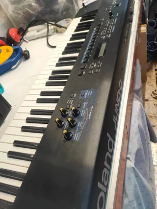 Sintetizador Roland JUNO-D