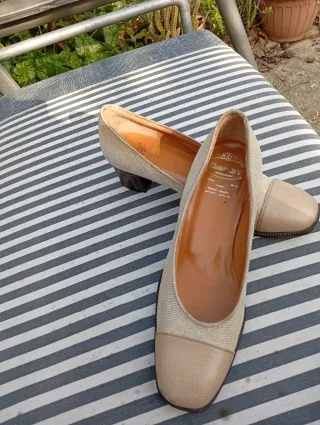 Décolleté Church's tela e pelle beige