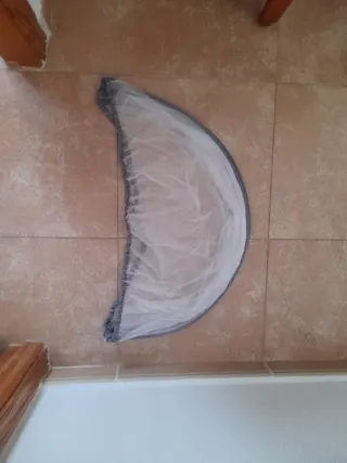 Cuna de colecho gris con Mosquitera.