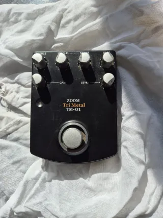 Pedal Zoom Tri Metal TM-01 Guitarra