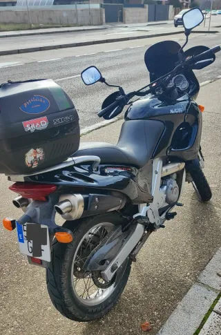 Aprilia Pegaso 650 Negra. Trail