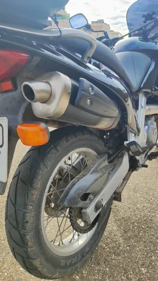 Aprilia Pegaso 650 Negra. Trail