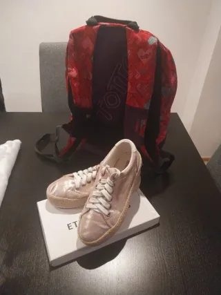 Mochila Totto y Zapatillas MST Rosas