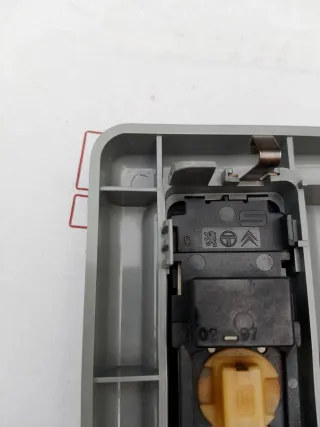 Plafoniera luce interna Citroen Saxo Peugeot 106