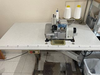 Máquina de coser Overlock