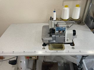 Máquina de coser Overlock