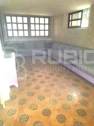 Local comercial en venta en Carlos V en Laredo