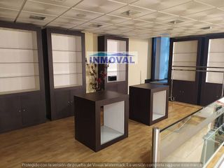 Local comercial en venta en Valdepeñas