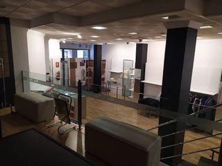 Local comercial en venta en Valdepeñas
