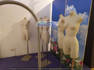 Local comercial en venta en Valdepeñas