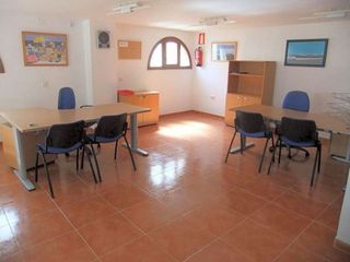 Local comercial en venta en Zona de Cueva de Menga en Antequera