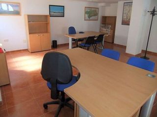Local comercial en venta en Zona de Cueva de Menga en Antequera