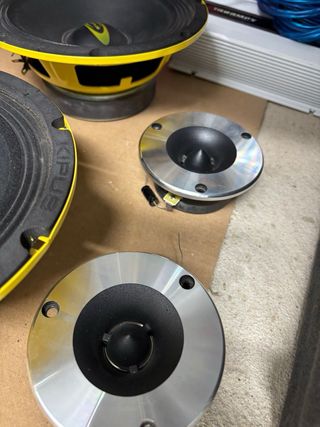 Subwoofer MTX, 2 Medios Kipus, 2 Supertweeters SLP