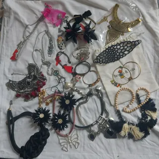 Lote collares y pulseras